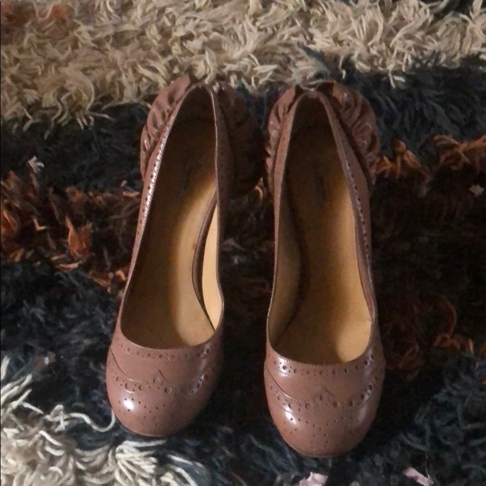 MIU MIU winged tip pump